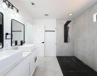 16710 Caribbean Breeze Way - Photo Thumbnail 8