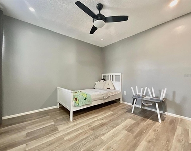 6062 Willowpointe Circle - Photo Thumbnail 6