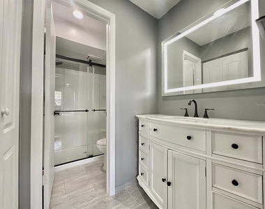 6062 Willowpointe Circle - Photo Thumbnail 7