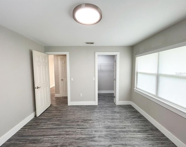 139 Avenue D Sw - Photo Thumbnail 11