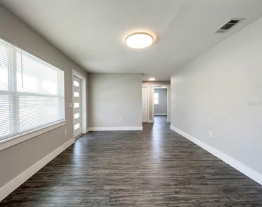 139 Avenue D Sw - Photo Thumbnail 8
