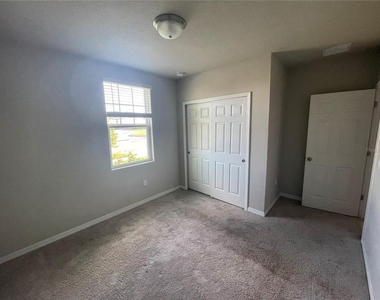 3212 Weitzel Drive - Photo Thumbnail 4