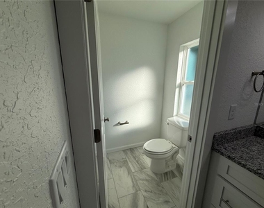 919 Spruce Street - Photo Thumbnail 9