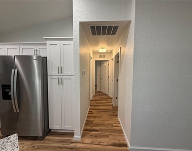 919 Spruce Street - Photo Thumbnail 3