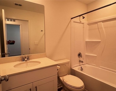 4955 Sw 83rd Place - Photo Thumbnail 8