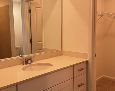 4955 Sw 83rd Place - Photo Thumbnail 4