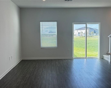 4955 Sw 83rd Place - Photo Thumbnail 2