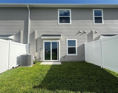 4957 Sw 83 Place - Photo Thumbnail 11