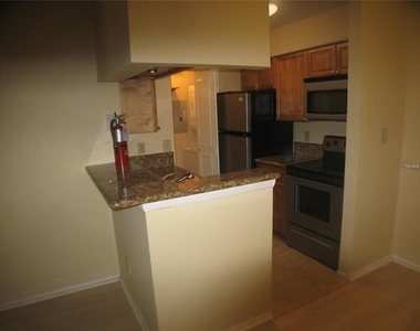 199 Afton Square - Photo Thumbnail 6
