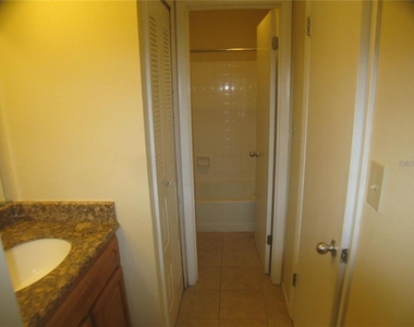 199 Afton Square - Photo Thumbnail 11