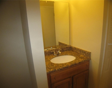 199 Afton Square - Photo Thumbnail 10