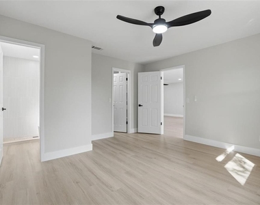 2843 Calico Court - Photo Thumbnail 15