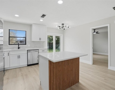2843 Calico Court - Photo Thumbnail 9