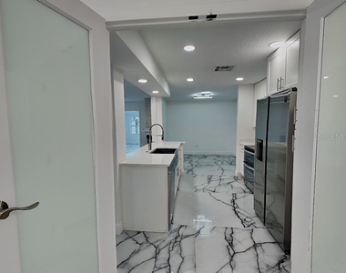 8212 Citrus Chase Drive - Photo Thumbnail 10