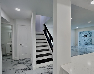 8212 Citrus Chase Drive - Photo Thumbnail 3