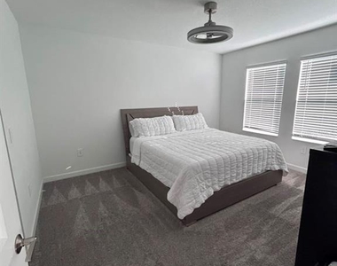 3063 Park Vale Road - Photo Thumbnail 12