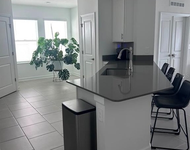 3063 Park Vale Road - Photo Thumbnail 8