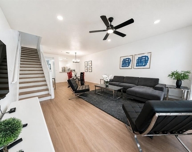 660 Celebration Avenue - Photo Thumbnail 6