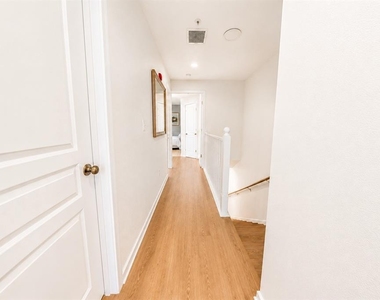 660 Celebration Avenue - Photo Thumbnail 12