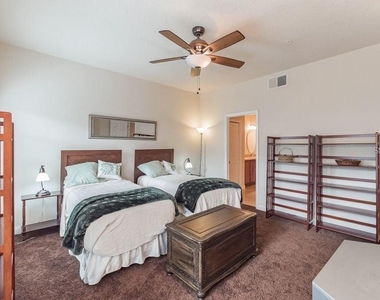 1733 Prospect Avenue - Photo Thumbnail 17