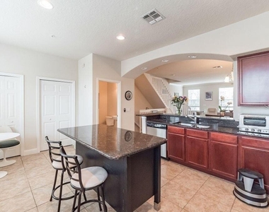 1733 Prospect Avenue - Photo Thumbnail 13