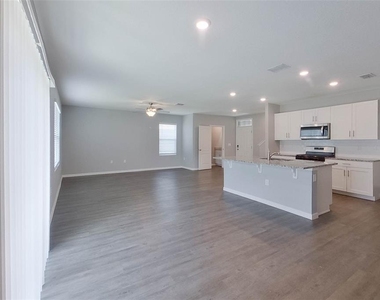 32221 Edson Ave - Photo Thumbnail 8