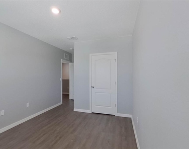 32221 Edson Ave - Photo Thumbnail 10