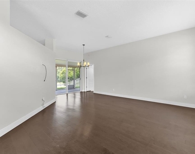 1041 Gould Place - Photo Thumbnail 10