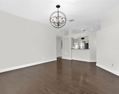 1041 Gould Place - Photo Thumbnail 4