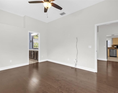 1041 Gould Place - Photo Thumbnail 12