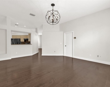 1041 Gould Place - Photo Thumbnail 5