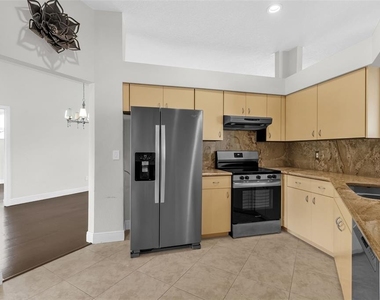 1041 Gould Place - Photo Thumbnail 9