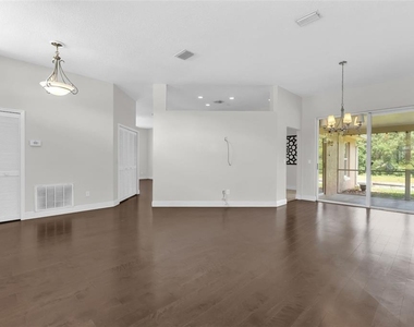 1041 Gould Place - Photo Thumbnail 2