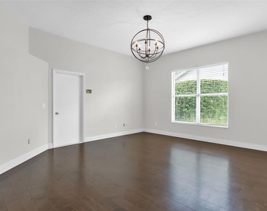 1041 Gould Place - Photo Thumbnail 11