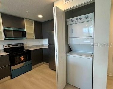 5563 Millenia Park Boulevard - Photo Thumbnail 8