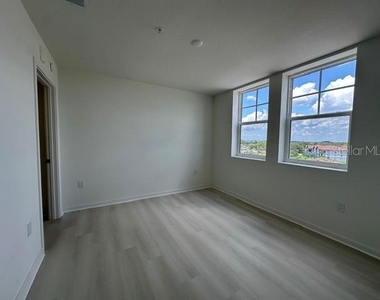 5563 Millenia Park Boulevard - Photo Thumbnail 11
