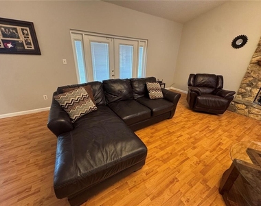 8014 Cote Court - Photo Thumbnail 14