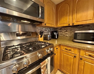 8014 Cote Court - Photo Thumbnail 9