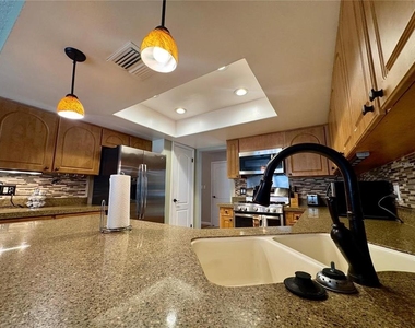 8014 Cote Court - Photo Thumbnail 8