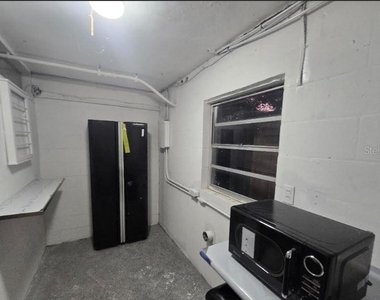 1315 E Central Boulevard - Photo Thumbnail 10