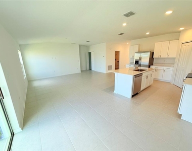 1310 Belle Isle Lane - Photo Thumbnail 11