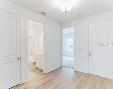 453 Archway Place - Photo Thumbnail 6