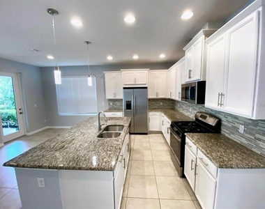 15167 Newtonia Street - Photo Thumbnail 4