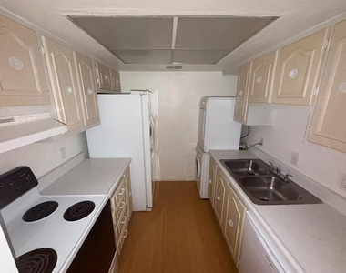 700 E Airport Boulevard - Photo Thumbnail 12