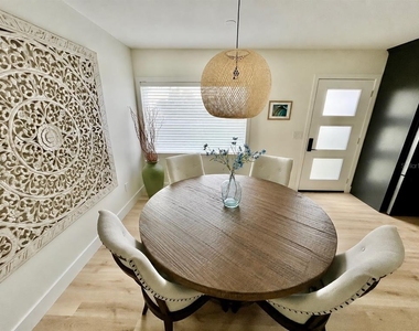 8 E Cypress Street - Photo Thumbnail 3