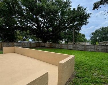 8 E Cypress Street - Photo Thumbnail 13