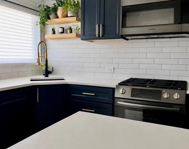 8 E Cypress Street - Photo Thumbnail 2