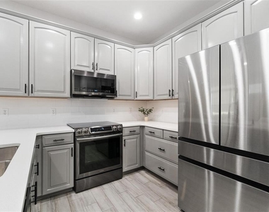 5312 Tattinger Lane - Photo Thumbnail 13