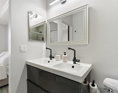 5312 Tattinger Lane - Photo Thumbnail 19