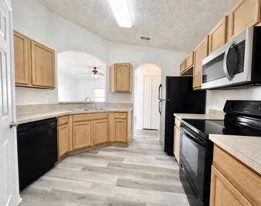 2871 Lockwood Boulevard - Photo Thumbnail 7